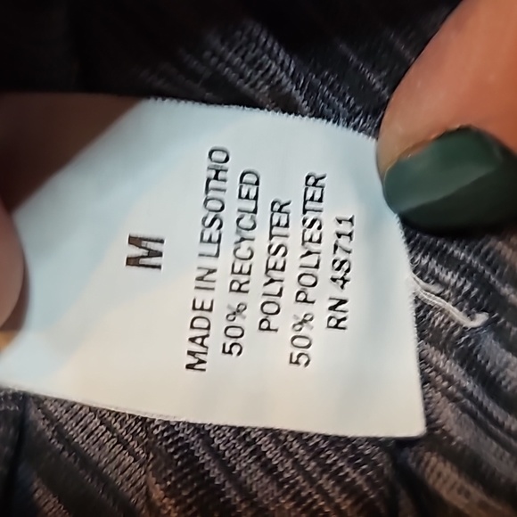 MTA SPORT Athletic V-Neck Top - Picture 5 of 5